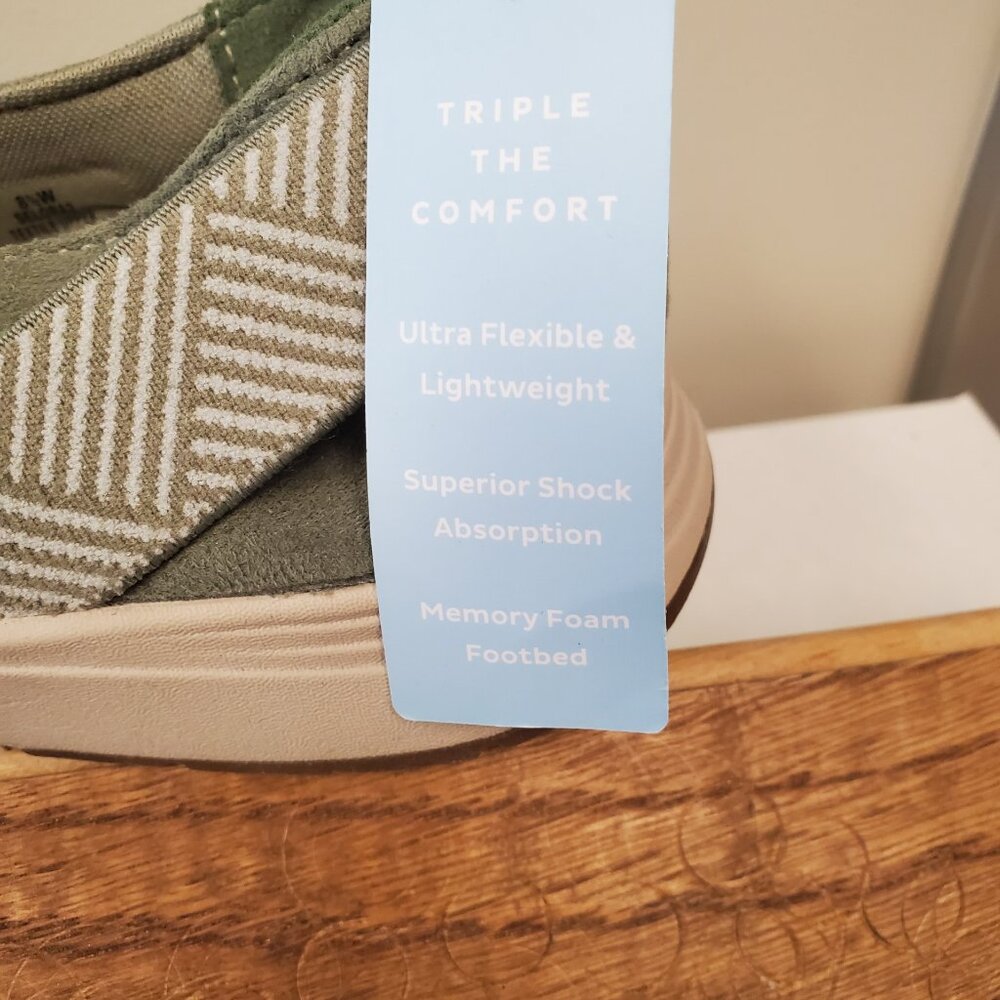 Easy Spirit Lora Slip On Suede Walking Shoe Womens Size 8.5 Wide Olive NWT & box - Picture 2 of 11